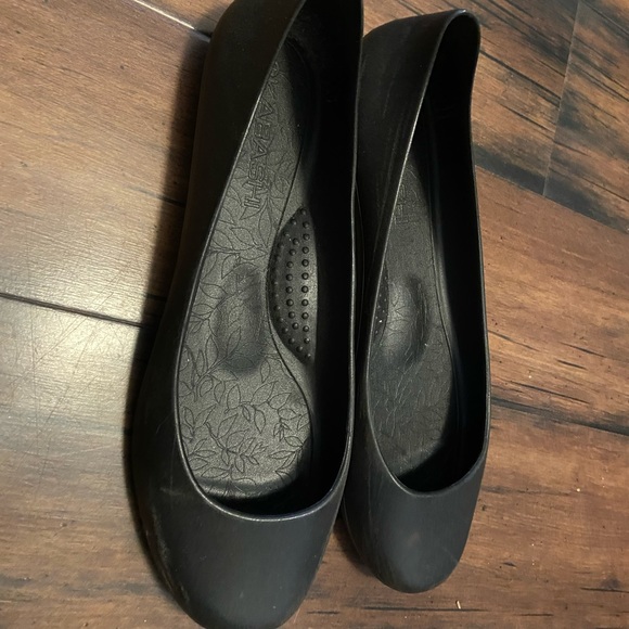 Okabashi Comfort Flats - Picture 2 of 3